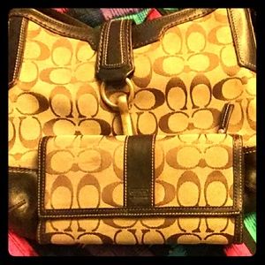 Auth. Coach shoulder bag and matching wallet